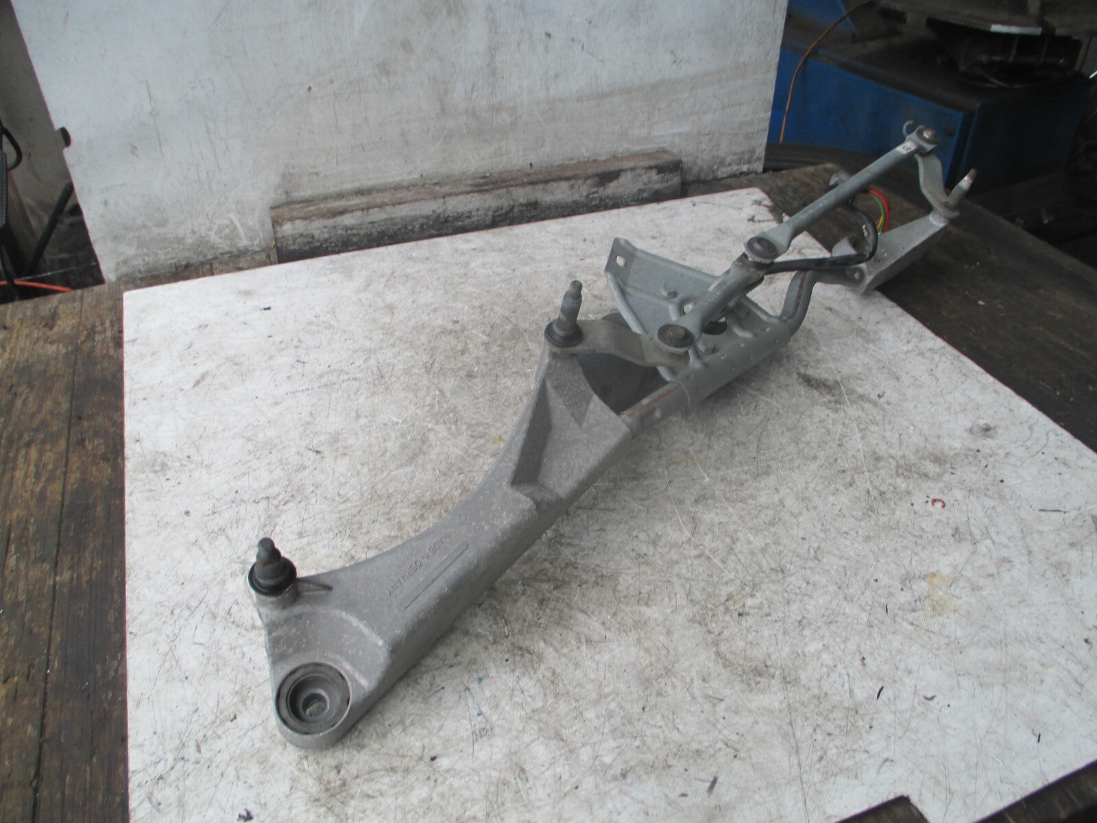 MERCEDES CLC CLASS CL203 2010 FRONT WIPER MOTOR + LINKAGE A2038200442