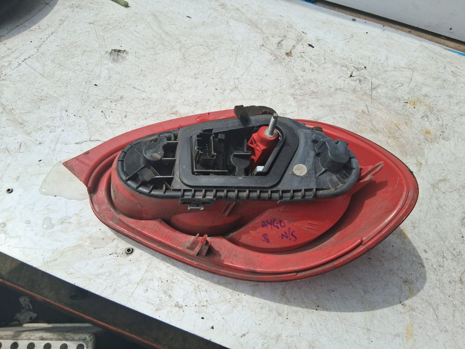 2008 TOYOTA AYGO MK1  NSR PASSENGER SIDE REAR TAIL LIGHT LAMP