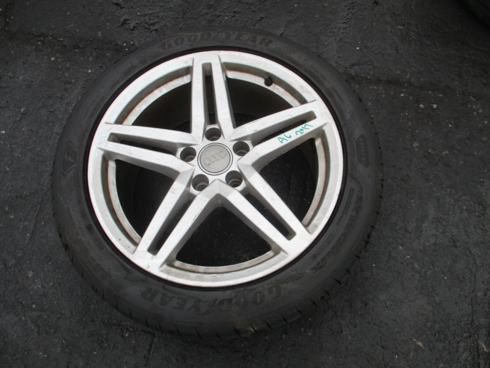2017 AUDI A6 C7 18 INCH ALLOY WHEEL WITH TYRE 245/45R18 4G0601025CP REF 2