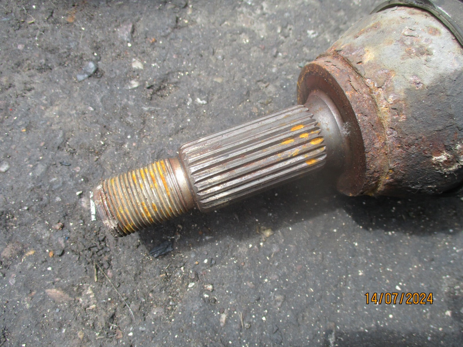FORD FIESTA MK7 2017 1.25 PETROL NSF PASSENGER SIDE DRIVESHAFT 8V513B437AAB