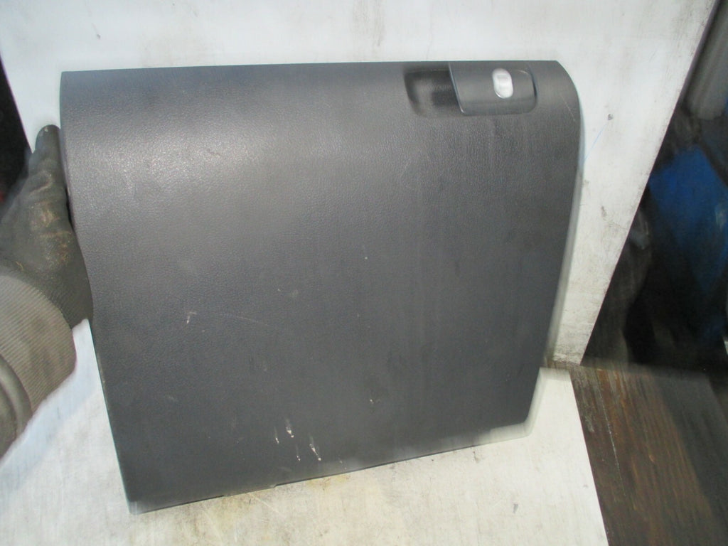 VOLKSWAGEN GOLF PLUS 2012 PASSENGER SIDE STORAGE COMPARTMENT GLOVE BOX