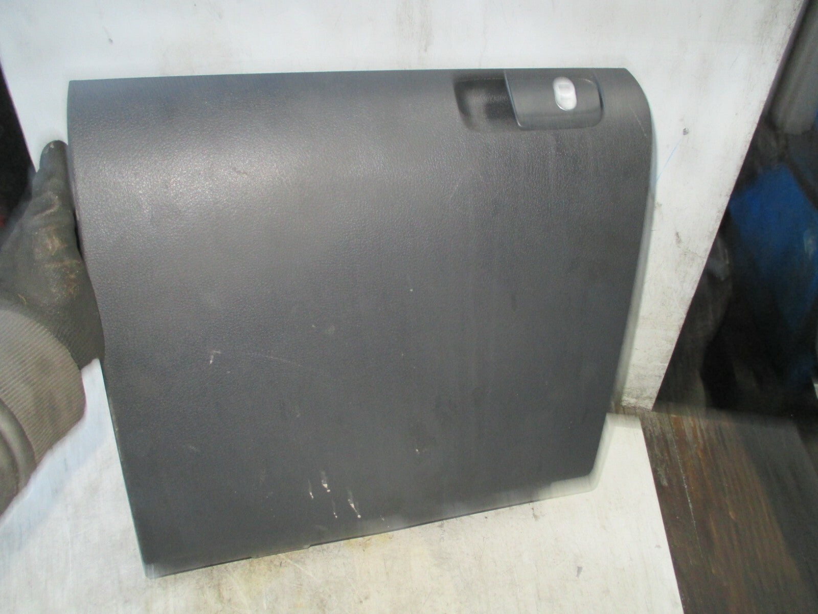 VOLKSWAGEN GOLF PLUS 2012 PASSENGER SIDE STORAGE COMPARTMENT GLOVE BOX