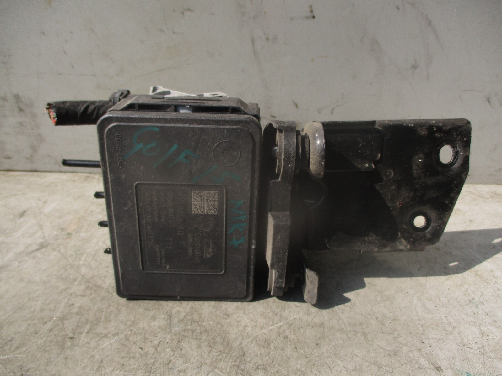 2015 VOLKSWAGEN GOLF MK7 1.4 PETROL ABS PUMP CONTROL MODULE 3Q0614517Q