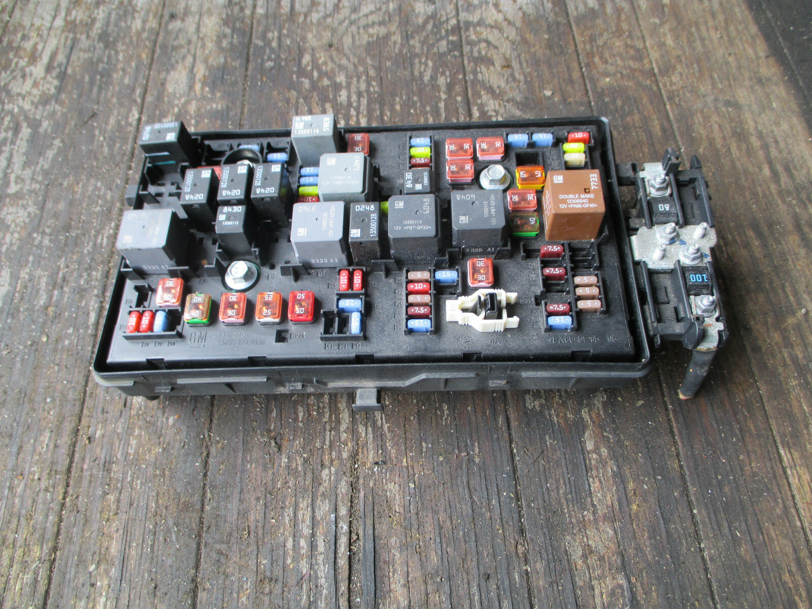 VAUXHALL INSIGNIA 2013 2.0 CDTI FUSE BOX BODY CONTROL RELAY UNIT 22933570