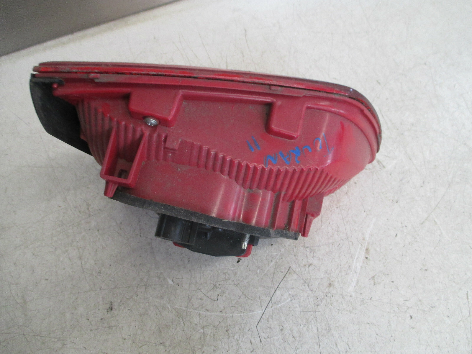 VW TOURAN 2010 - 14 OSR DRIVER SIDE REAR INNER BOOT LIGHT LAMP RIGHT TAILGATE