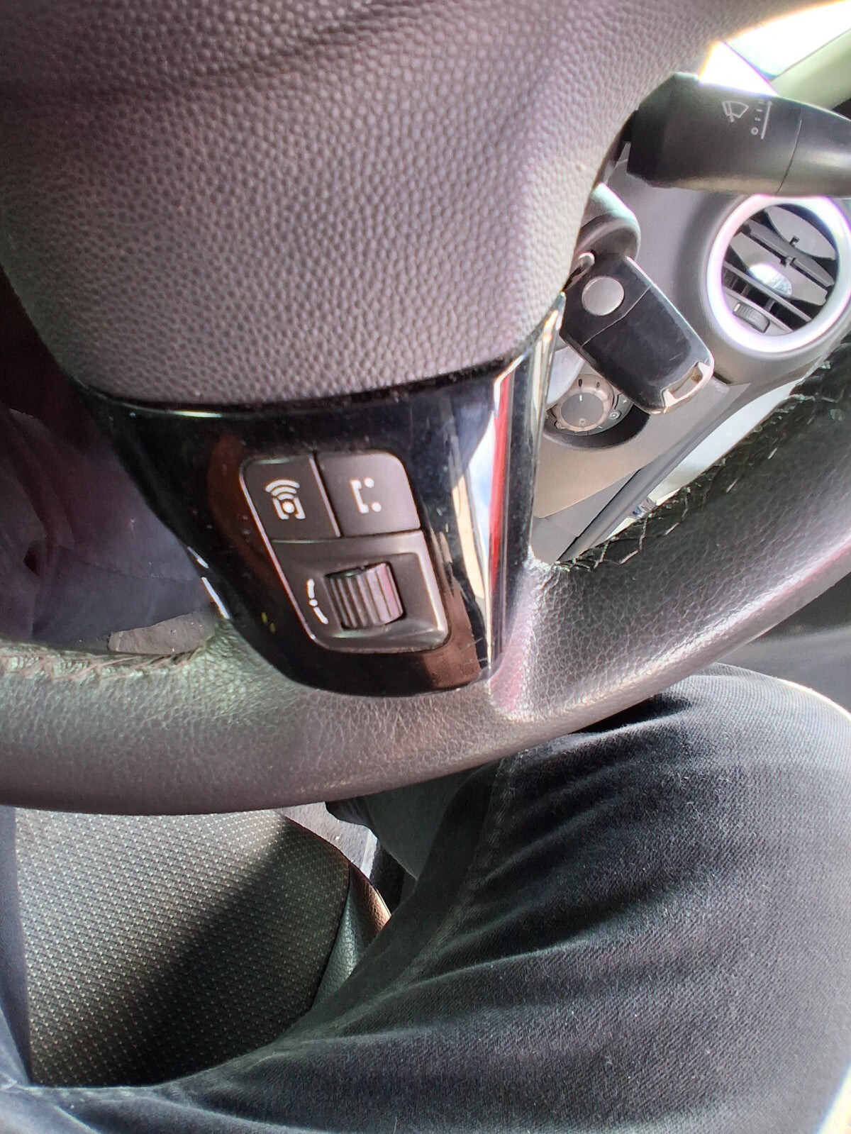 2009 VAUXHALL CORSA D MULTIFUNCTIONAL STEERING WHEEL WITHOUT AIRBAG