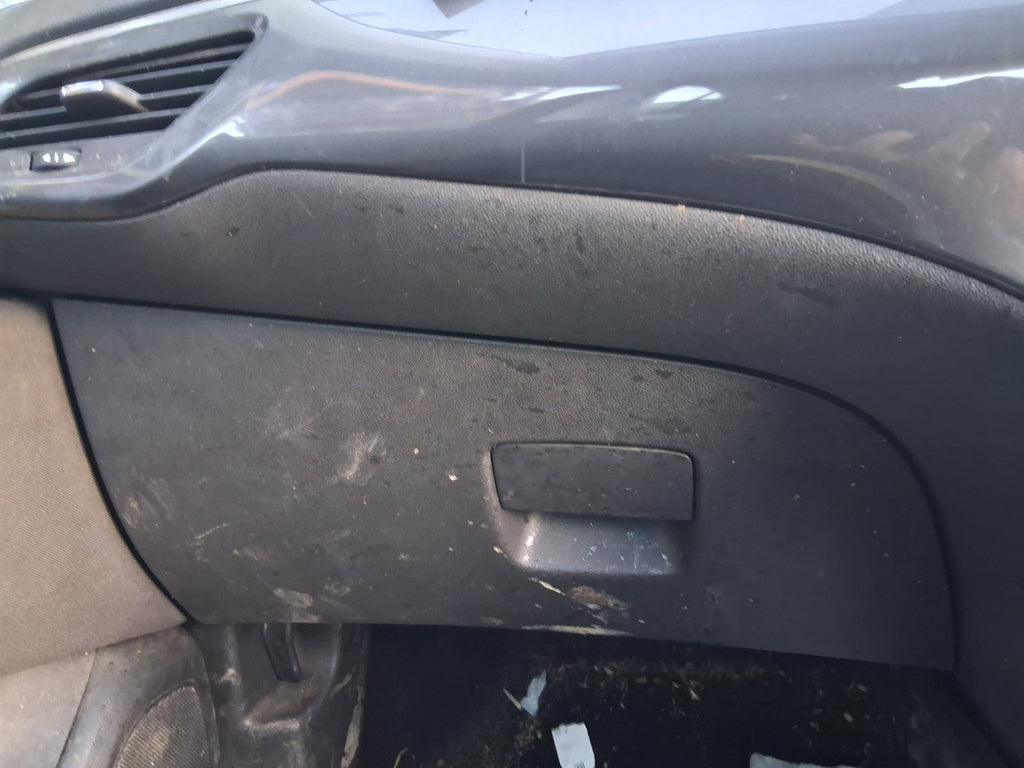 2016 VAUXHALL CORSA E FRONT DASHBOARD GLOVE BOX STORAGE COMPARTMENT