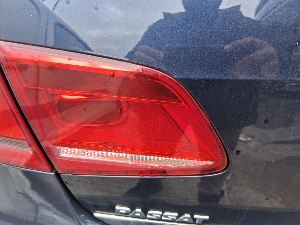 2014 VW VOLKSWAGEN PASSAT B7 SALOON NSR PASSENGER SIDE REAR INNER TAIL LIGHT