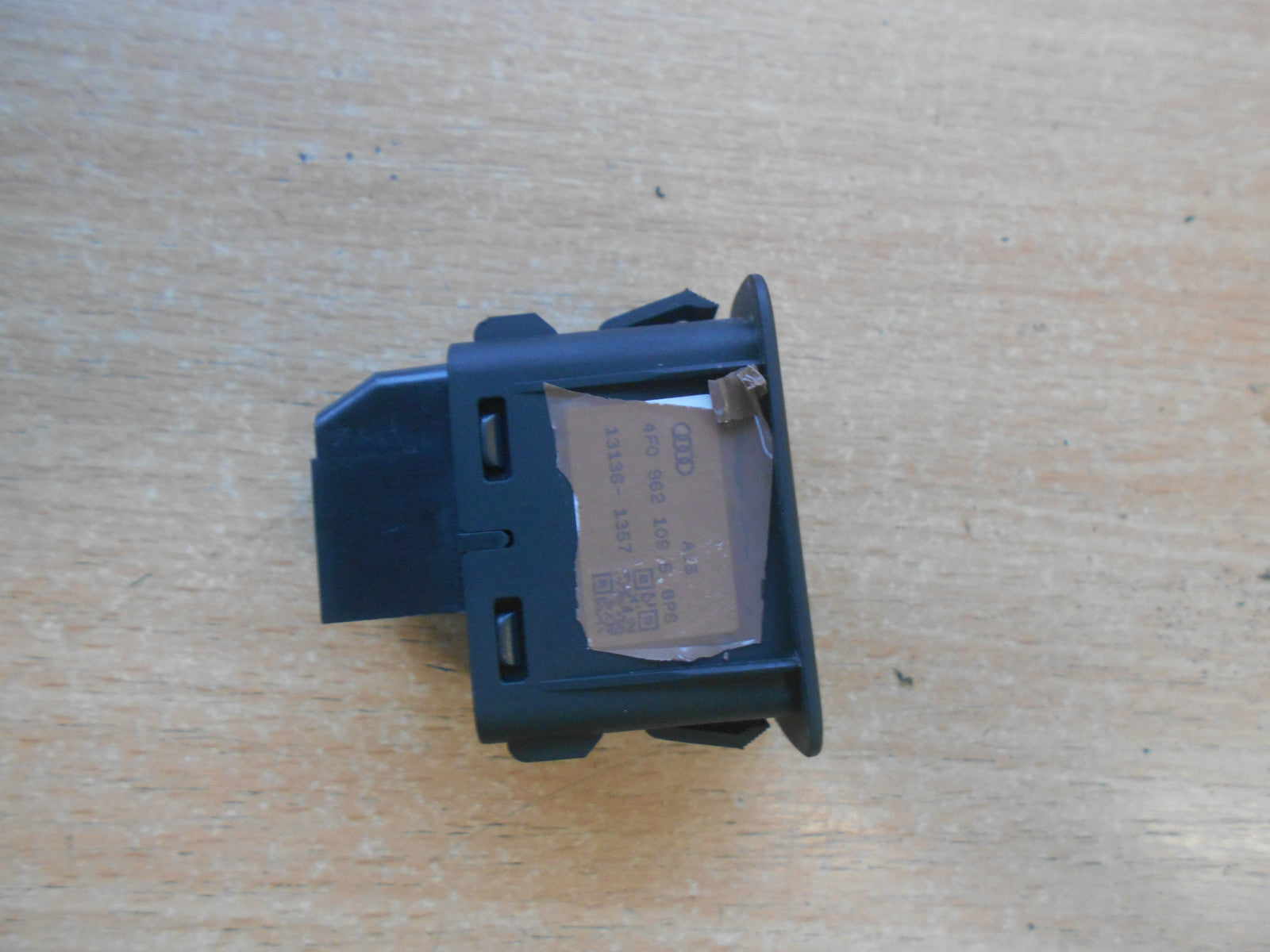 AUDI A3 8V 2013 INTERIOR MOTION SENSOR ON OFF ALARM SWITCH 4F0962105B