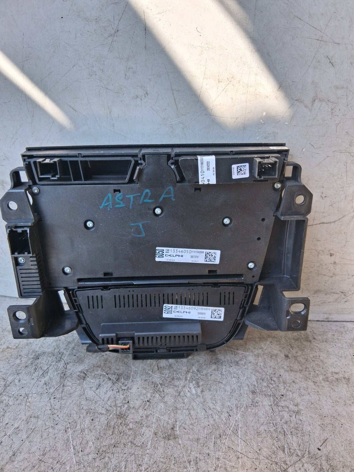 2010 VAUXHALL ASTRA J MK6 RADIO STERO WITH AC HEATER CONTROL SWITCH 13346050