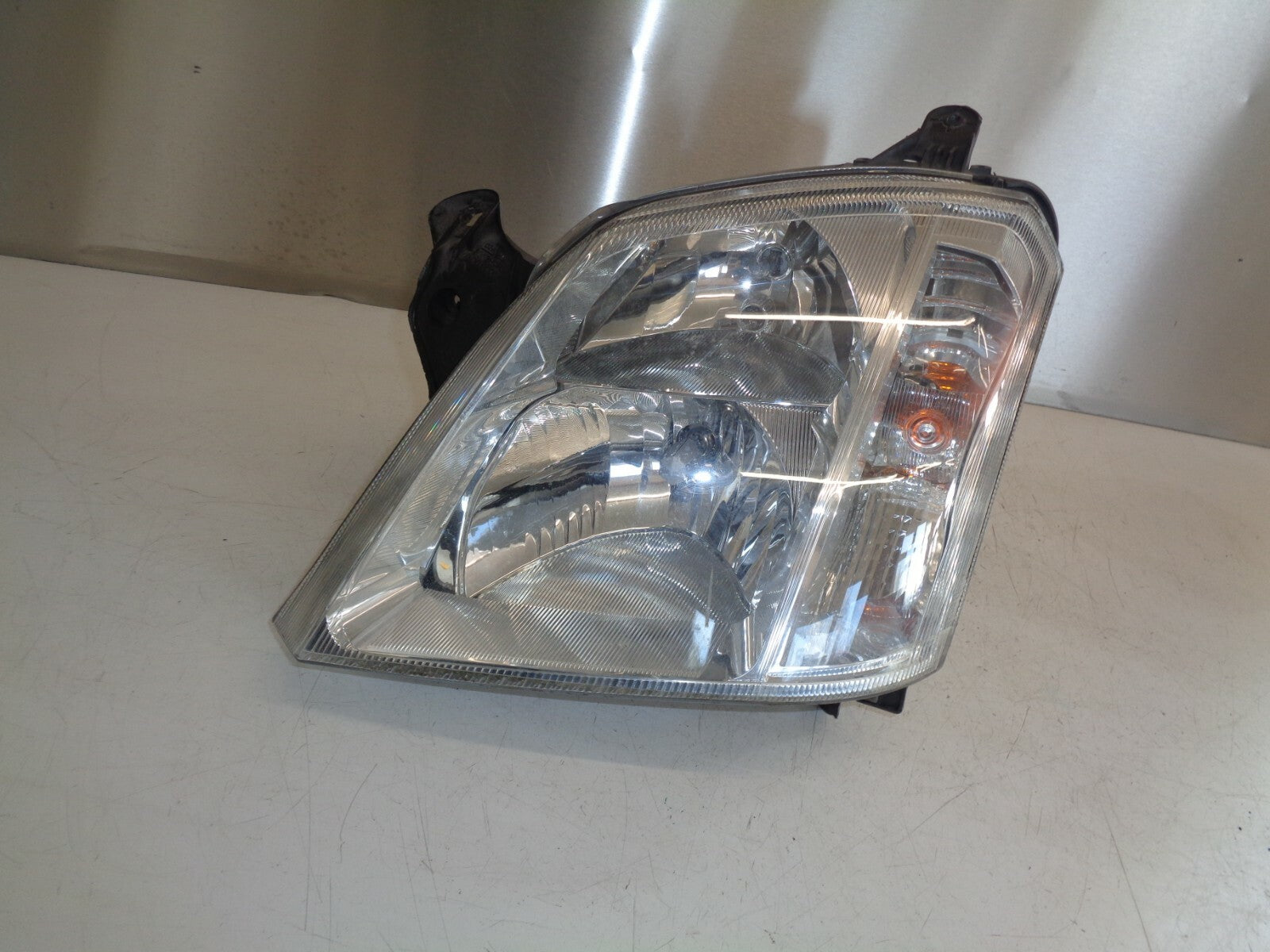 VAUXHALL MERIVA MK1 2005 NS PASSENGER SIDE HEADLIGHT HEADLAMP 93175360