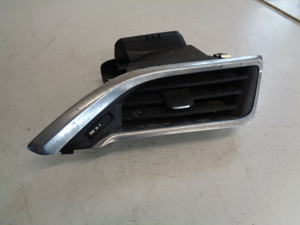 PEUGEOT 208 2016 OS DRIVER SIDE DASHBOARD FRONT AIR VENT GRILL 9673131677