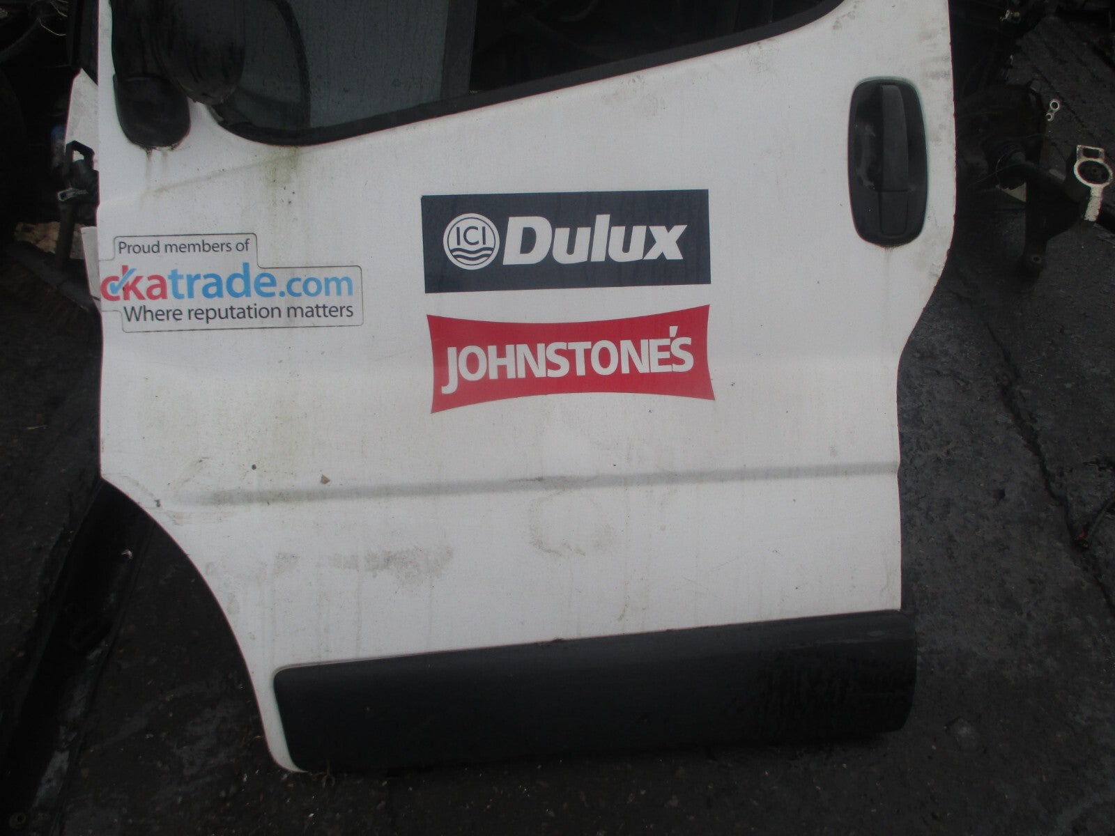 VAUXHALL VIVARO MK1 2002 NSF PASSENGER SIDE FRONT DOOR WHITE