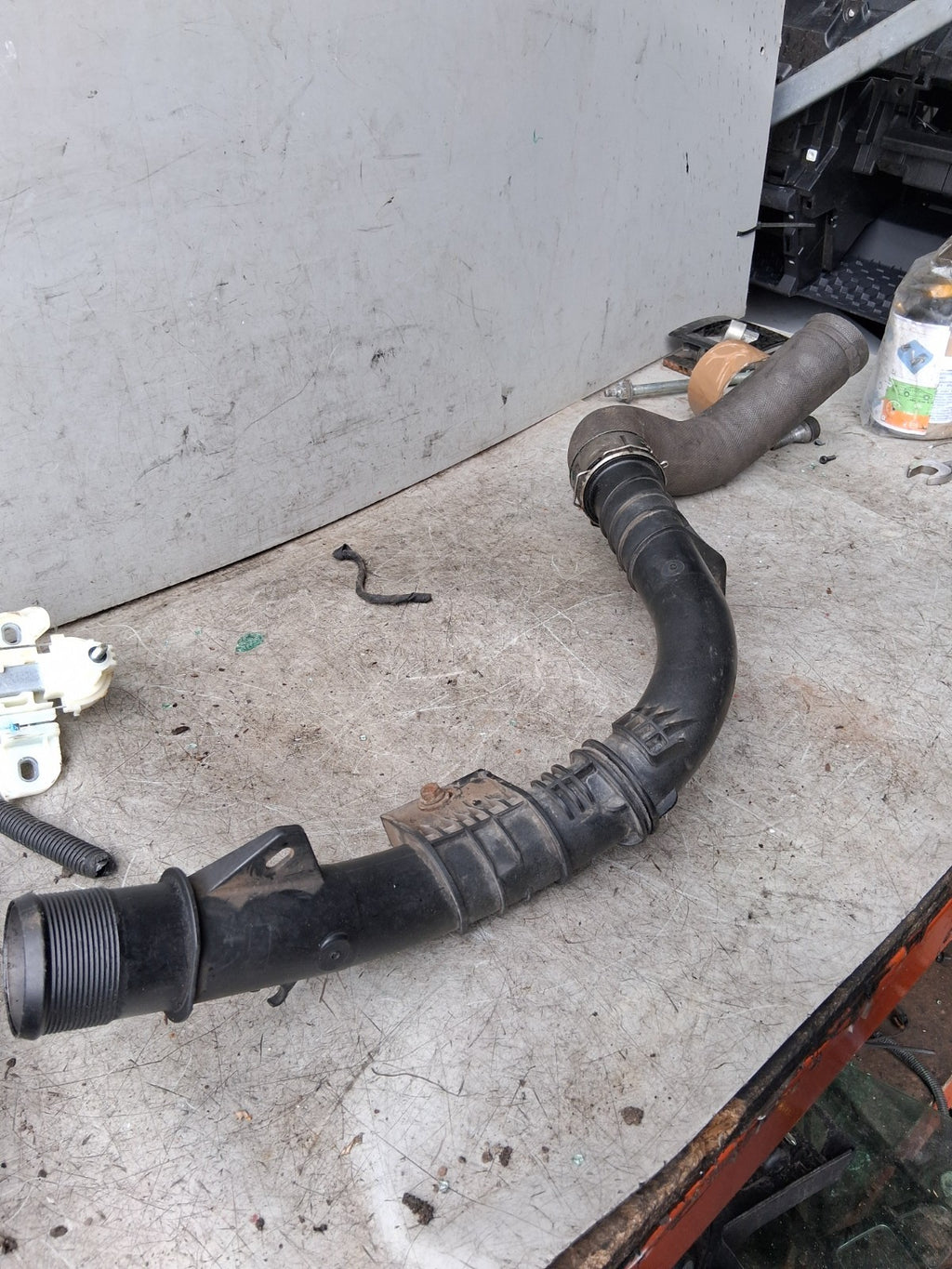 2013 RENAULT ENGINE INTERCOOLER HOSE PIPE PA66/6-GF35