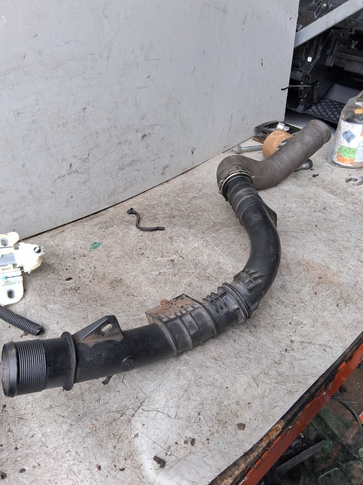 2013 RENAULT ENGINE INTERCOOLER HOSE PIPE PA66/6-GF35