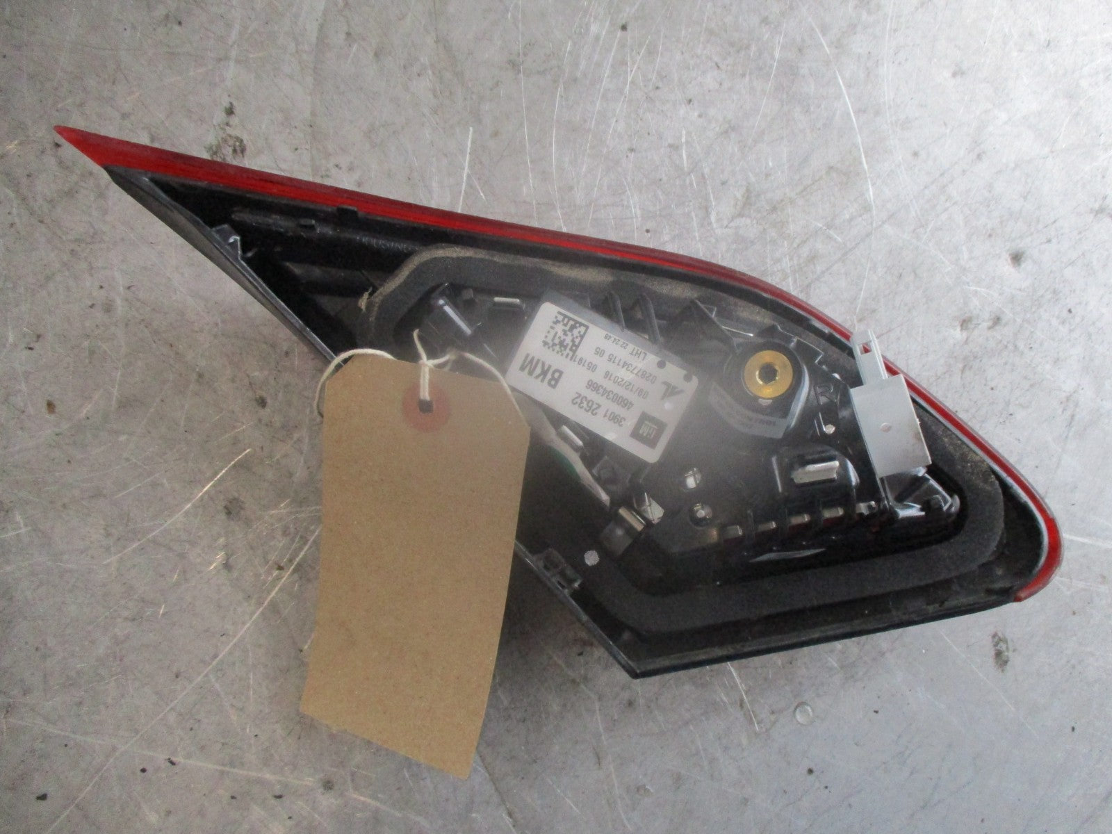 2017 VAUXHALL CORSA E OSR DRIVERS SIDE REAR INNER REAR TAIL LIGHT 39012632