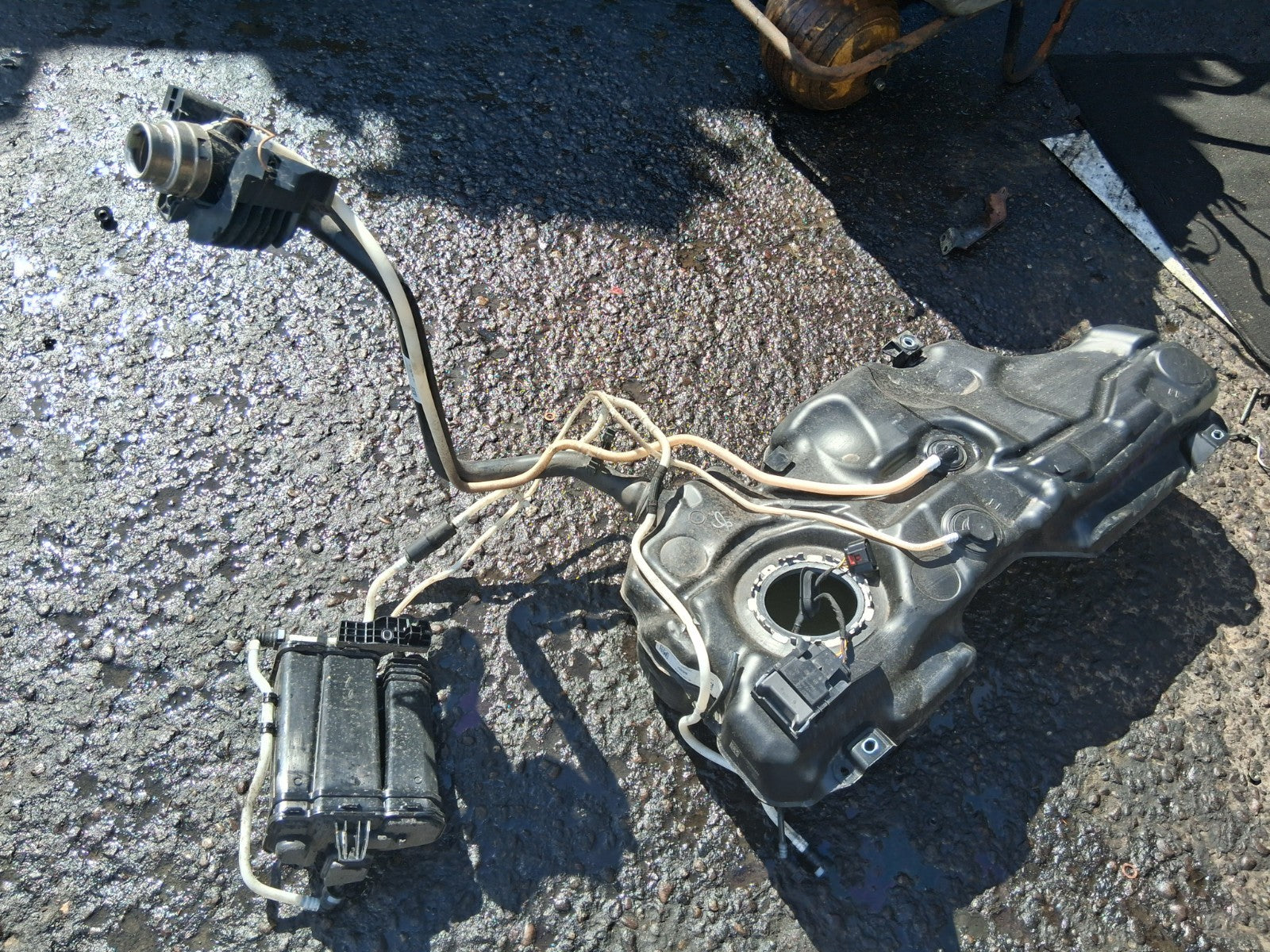 2024 AUDI A1 MK2 1.0 PETROL FUEL TANK 2Q020101