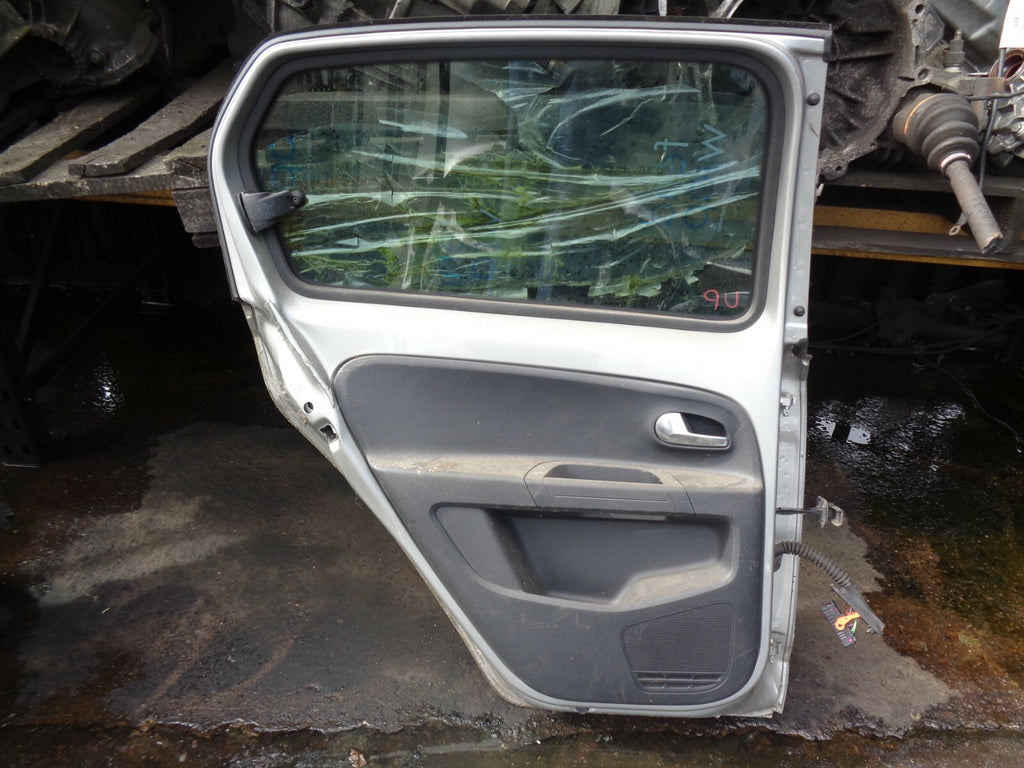 VW VOLKSWAGEN UP 1.0 NSR PASSENGER SIDE REAR COMPLETE DOOR SILVER DAMAGED