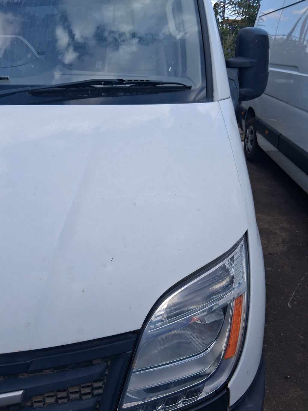 2020 SAIC LDV V80 FRONT BONNET HOOD PANEL WHITE
