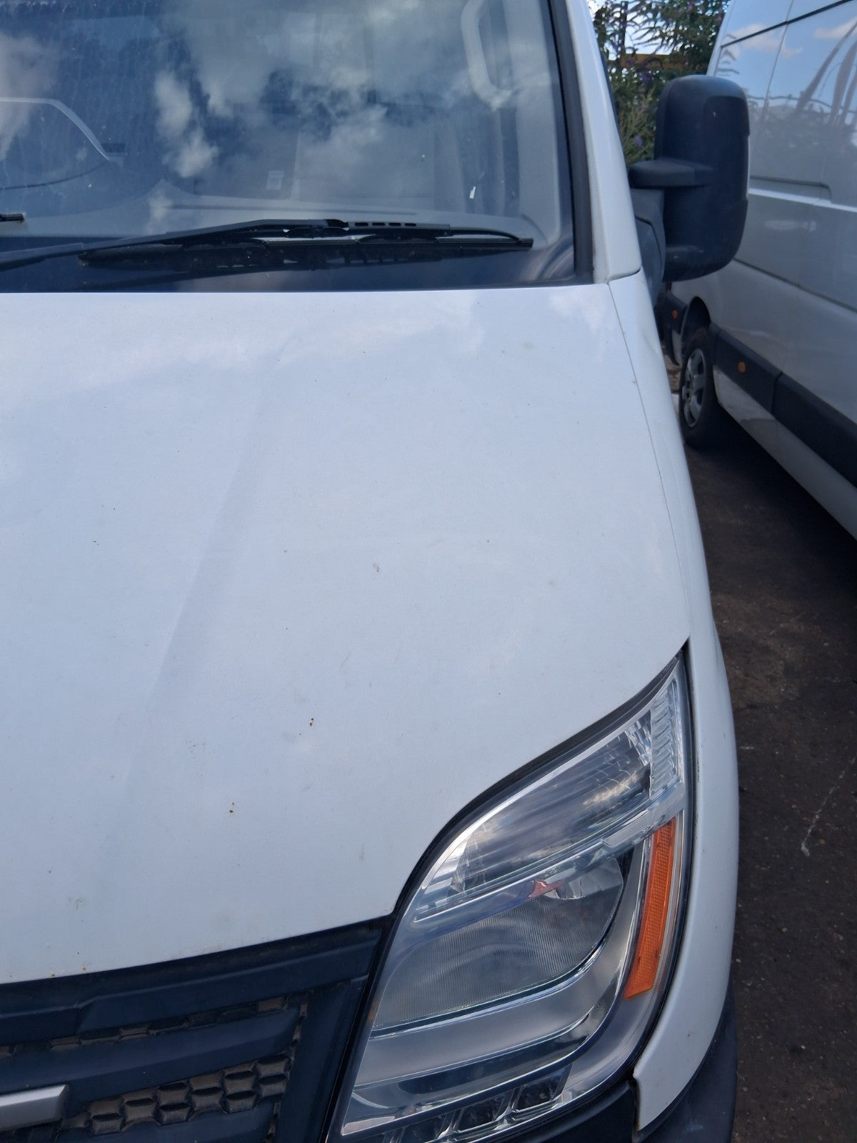 2020 SAIC LDV V80 FRONT BONNET HOOD PANEL WHITE