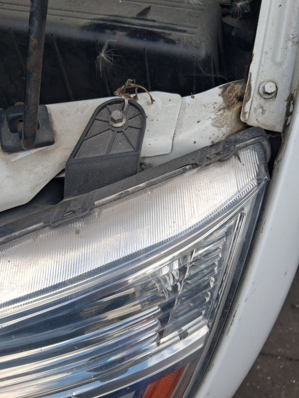 2020 SAIC LDV V80 NSF PASSENGER SIDE FRONT LEFT HEADLIGHT HEAD LAMP