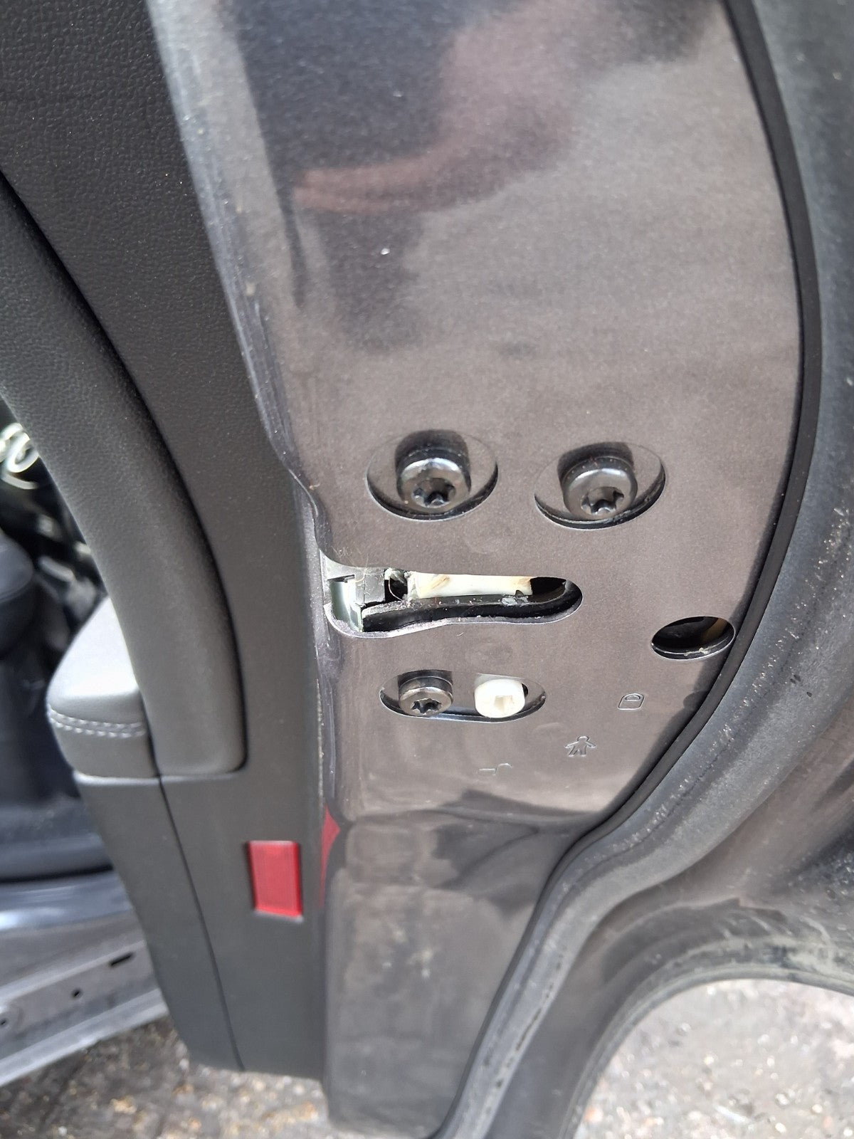 2022 ALFA ROMEO STELVIO 949 4Q OSR DRIVER SIDE REAR RIGHT DOOR LOCK MECHANISM
