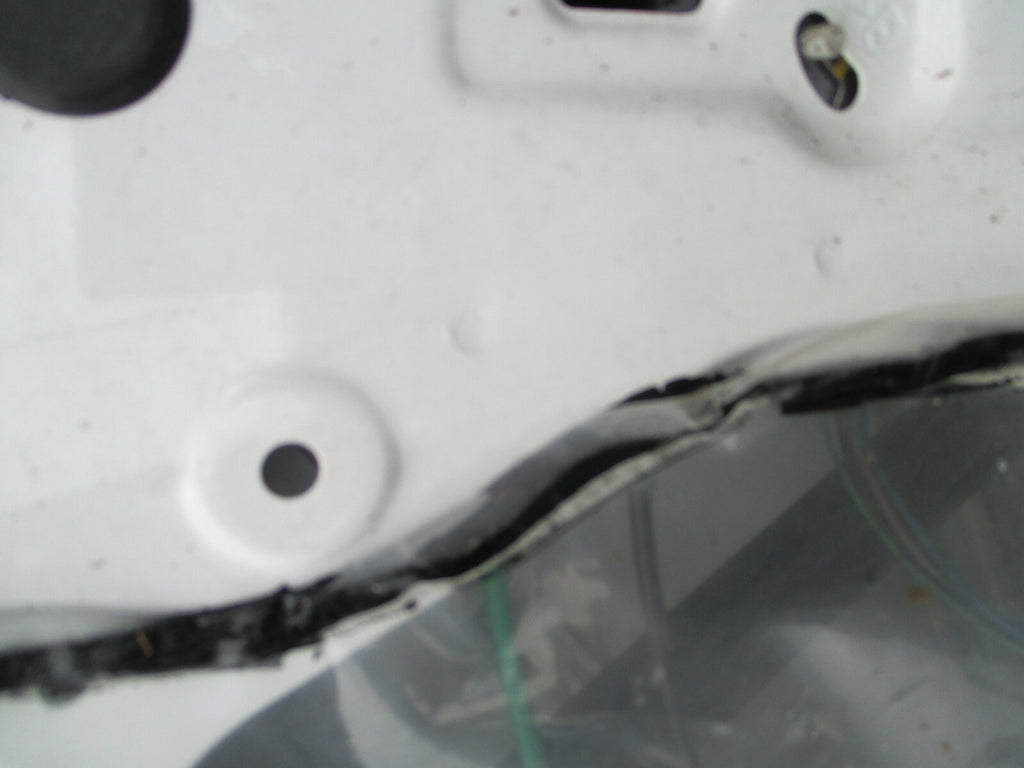 HYUNDAI  I20 MK1 2008-2012 OSR DRIVER SIDE REAR COMPLETE DOOR WHITE