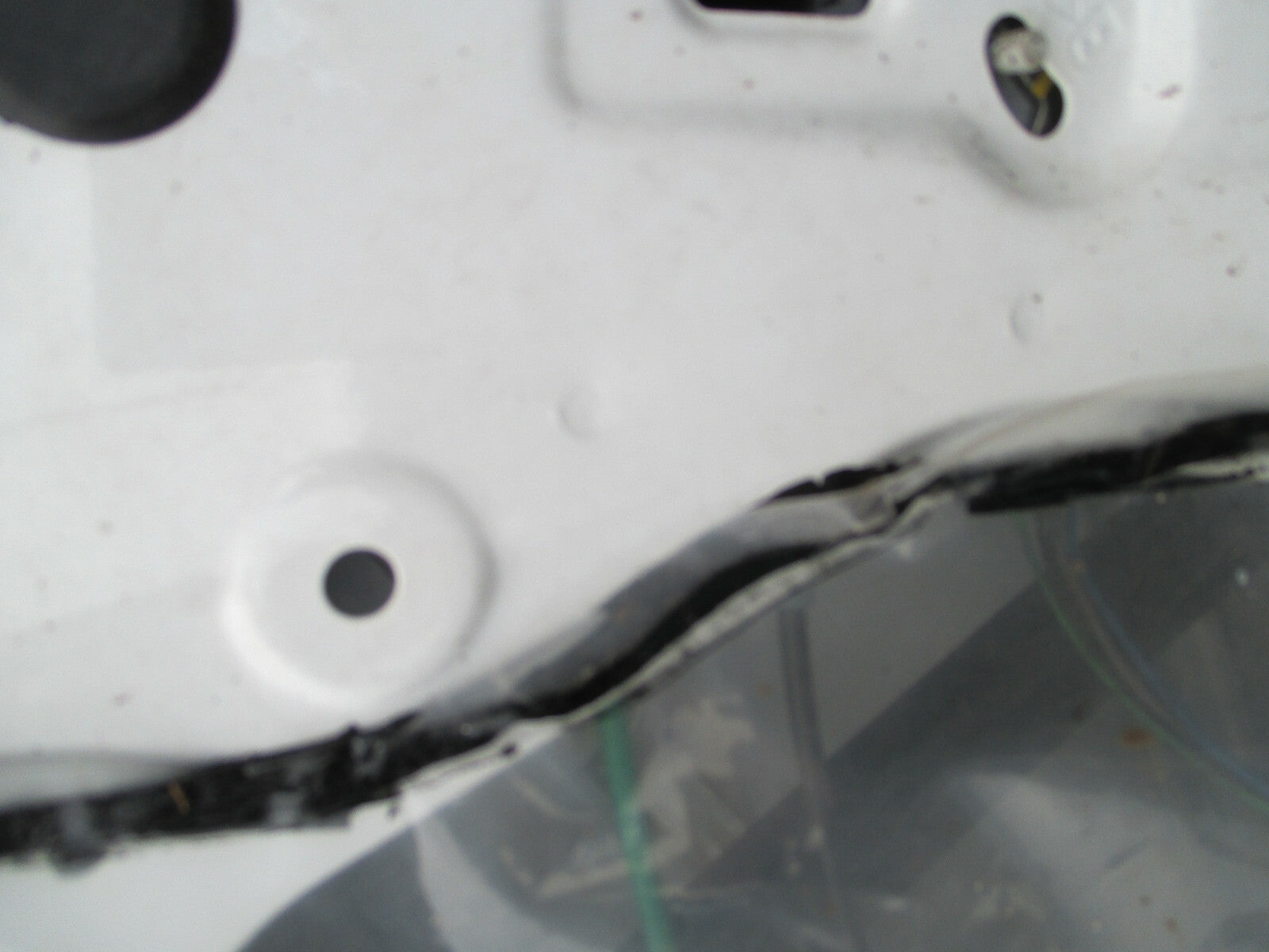 HYUNDAI  I20 MK1 2008-2012 OSR DRIVER SIDE REAR COMPLETE DOOR WHITE