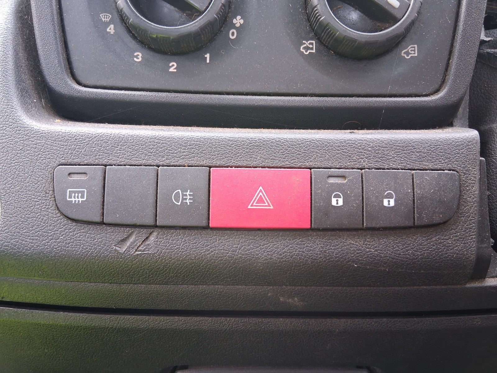2014 CITROEN RELAY MK3 HAZARD & CENTER LOCKING SWITCH
