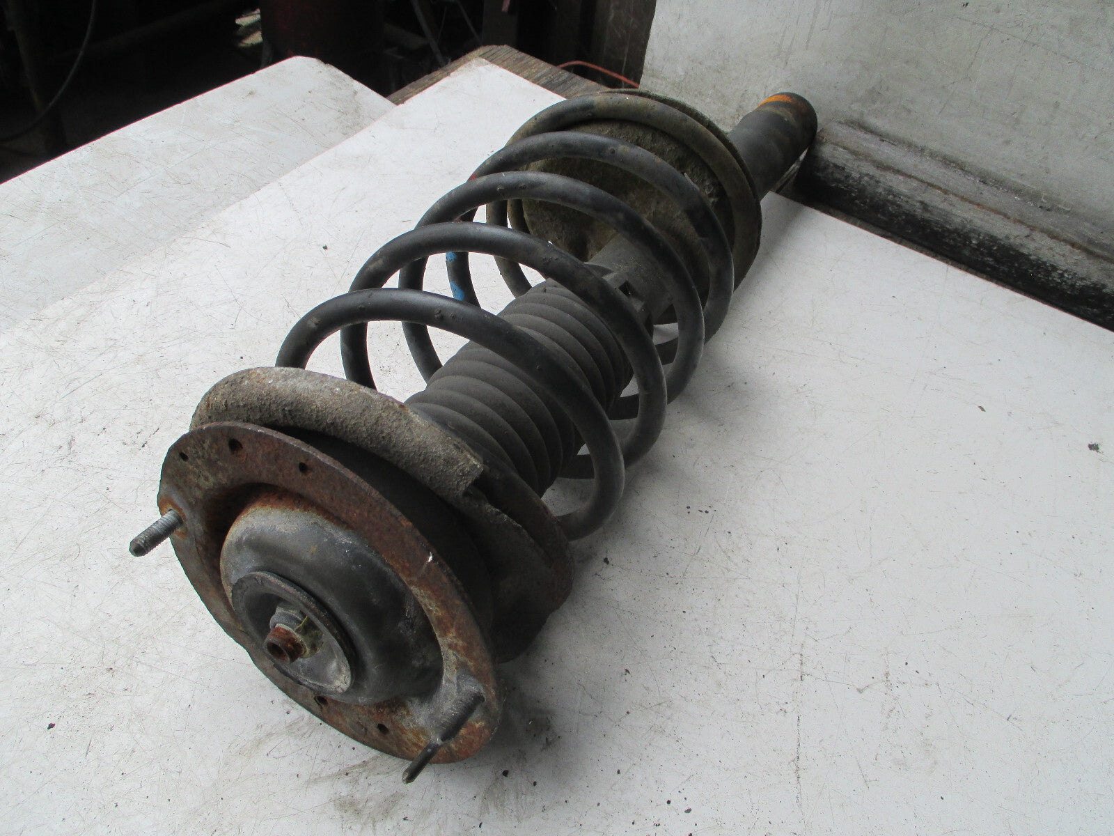 PEUGEOT 405 1997 1.9 TDI DIESEL NSF PASSENGER SIDE FRONT SHOCK COIL SPRING
