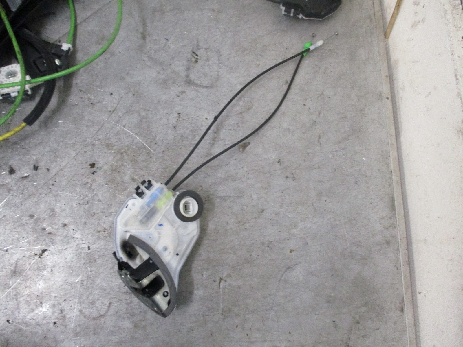 TOYOTA AYGO AB40 MK2 5 DOOR NSR PASSENGER SIDE REAR DOOR LOCK MECH