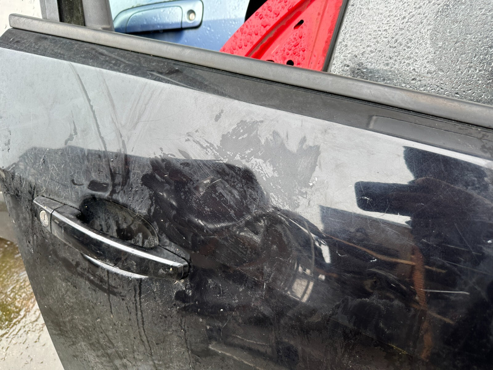 VAUXHALL MERIVA B 2011 OSF DRIVER SIDE FRONT DOOR BLACK DENTS
