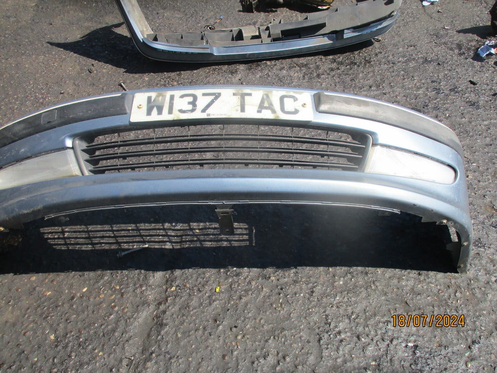 2000 PEUGEOT 406 PHASE 2 FRONT BUMPER COMPLETE WITH FOG LIGHTS BLUE KMD