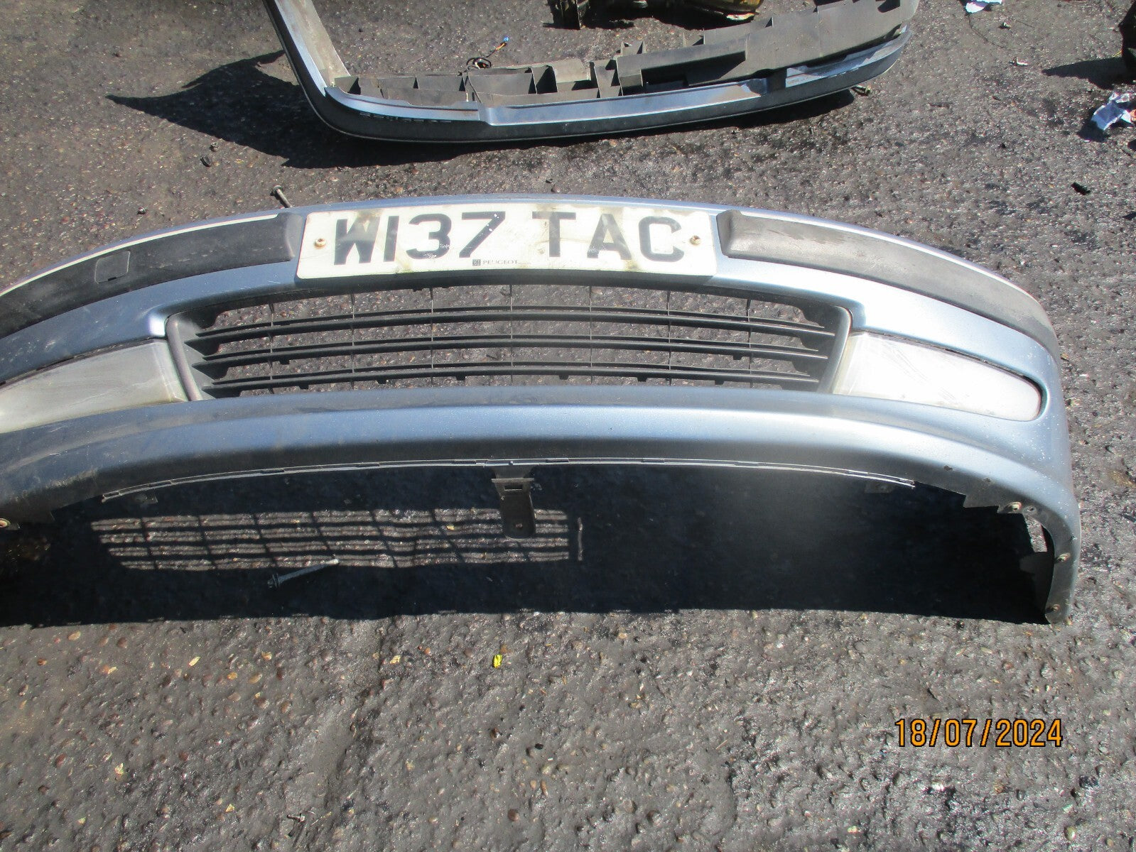2000 PEUGEOT 406 PHASE 2 FRONT BUMPER COMPLETE WITH FOG LIGHTS BLUE KMD