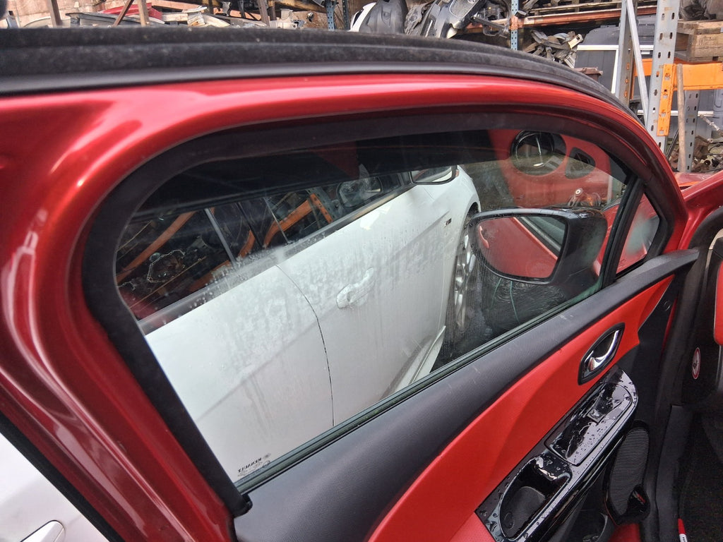 2013 RENAULT CLIO X98 MK4 NSF PASSENGER SIDE FRONT LEFT WINDOW GLASS