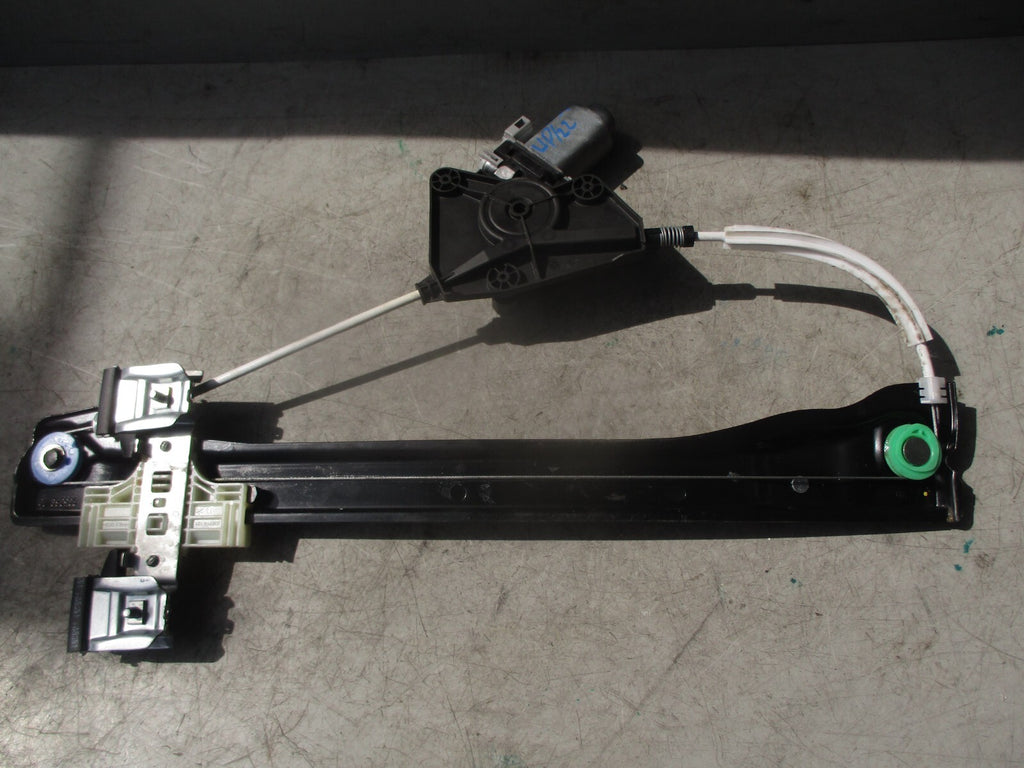 2022 VOLKSWAGEN UP OSF DRIVER SIDE FRONT RIGHT WINDOW MOTOR REGULATOR 1S4837462A