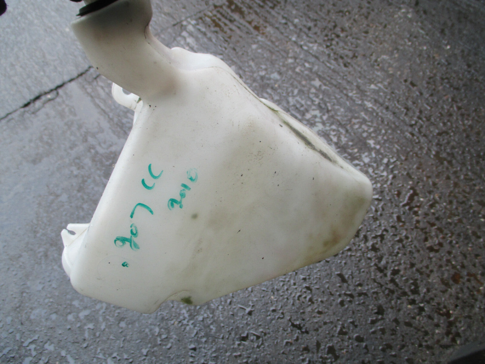 PEUGEOT 207 CC 2008 FRONT WINDSCREEN WASHER WATER BOTTLE 9680415180