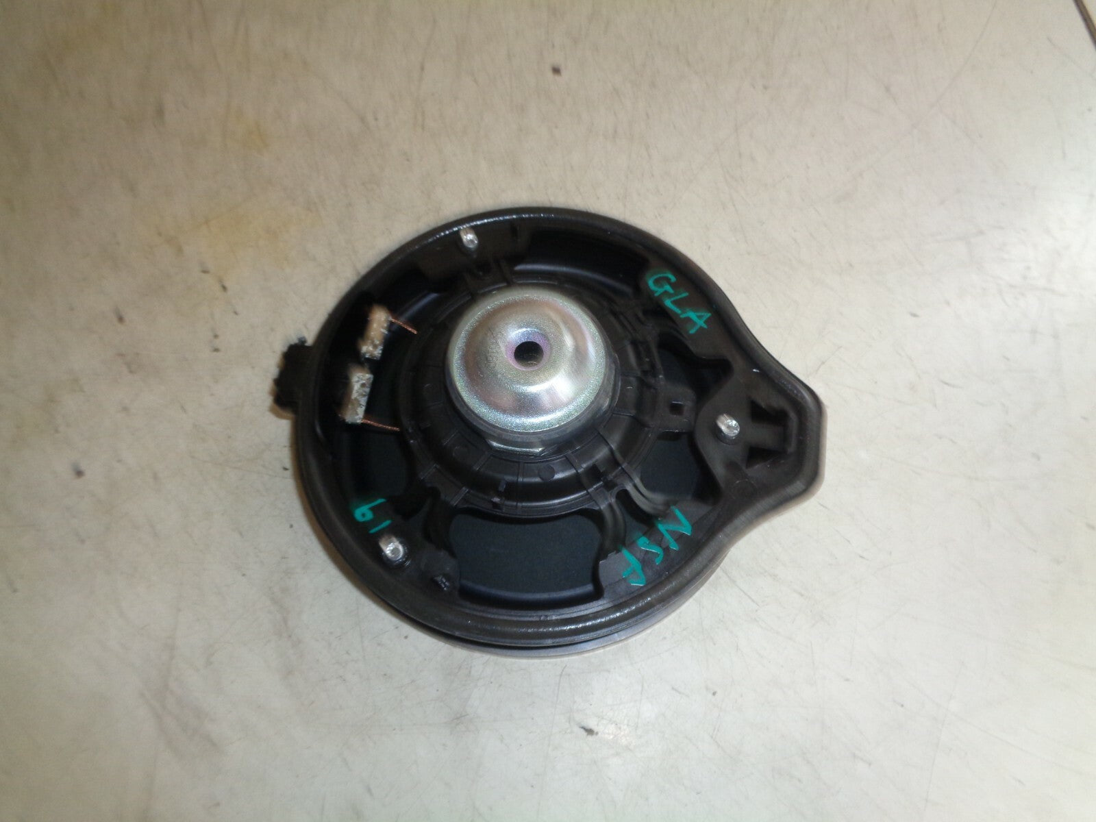 MERCEDES BENZ GLA X156 2019 NSF PASSENGER SIDE FRONT DOOR SPEAKER A2468200100