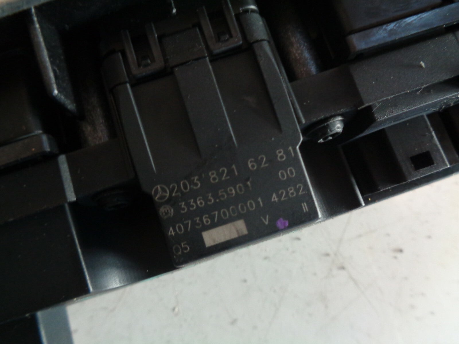 MERCEDES BENZ C CLASS 2005 W203 SEAT HEATING & HAZARD SWITCHES A2038216281