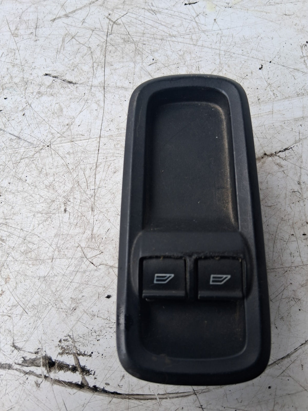 2013 FORD FIESTA FRONT WINDOW SWITCH 8A6T14A132FC