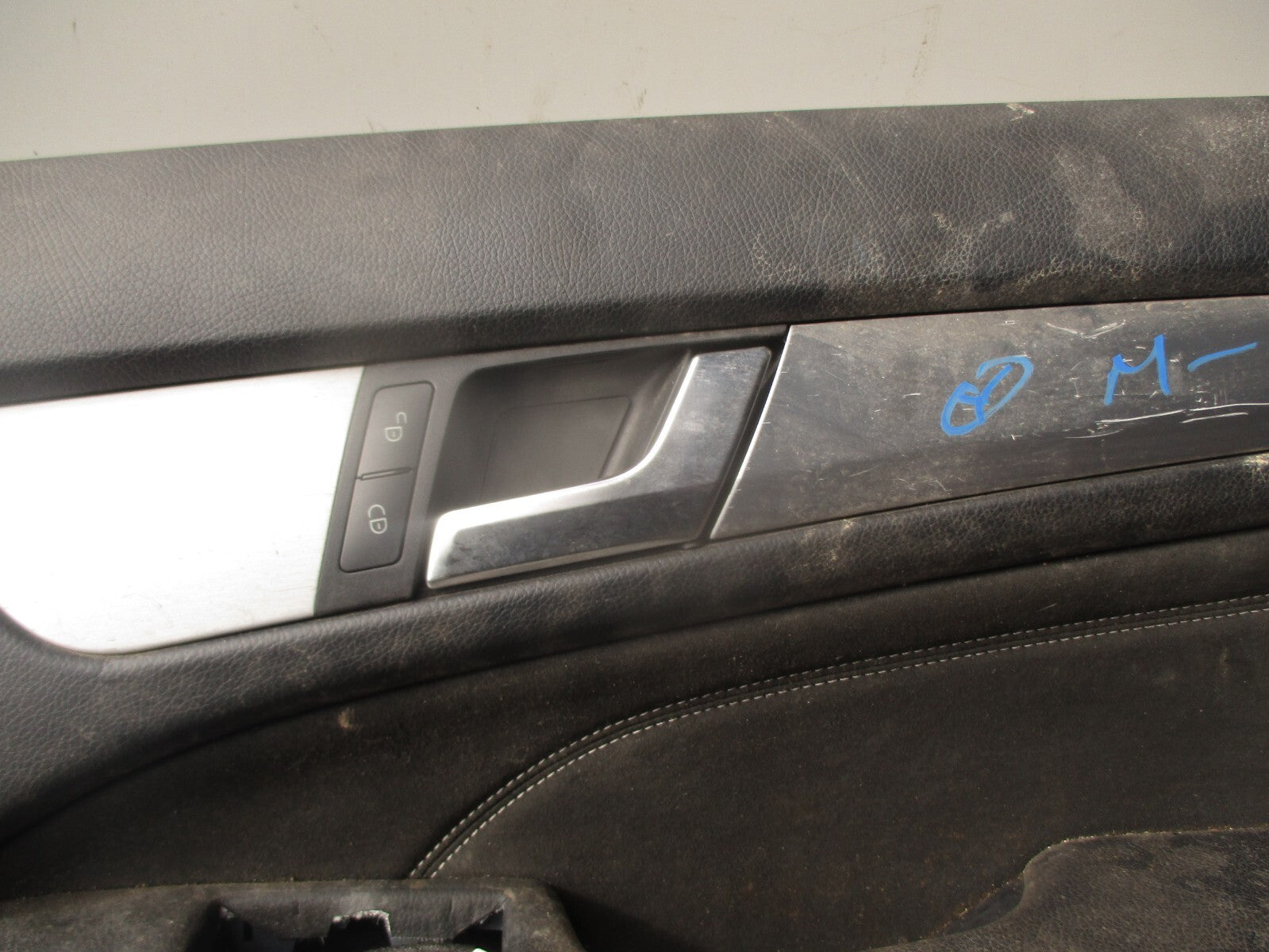 2012 MERCEDES BENZ C CLASS OS DOOR CARD DOOR PANEL WITH WHITE STICHES