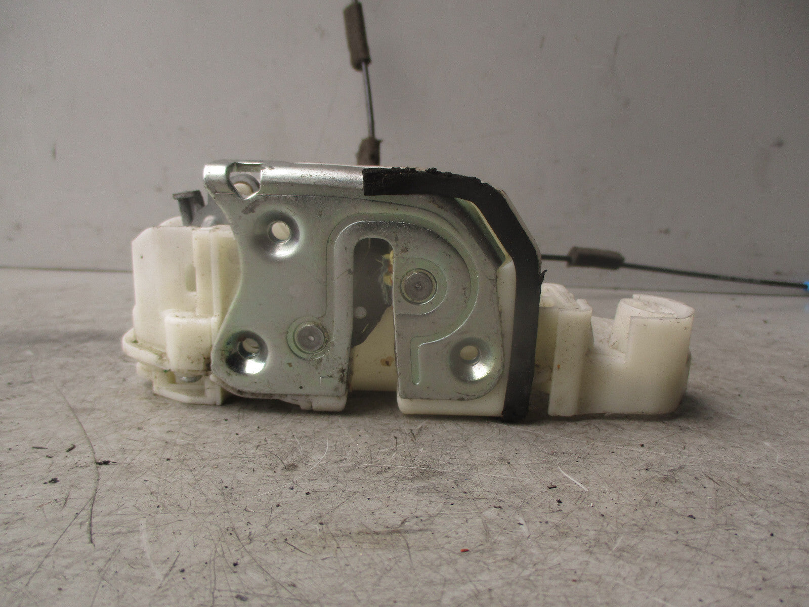 2018 MITSUBISHI MIRAGE MK6 NSF PASSENGER FRONT LEFT DOOR LOCK 5715A923S