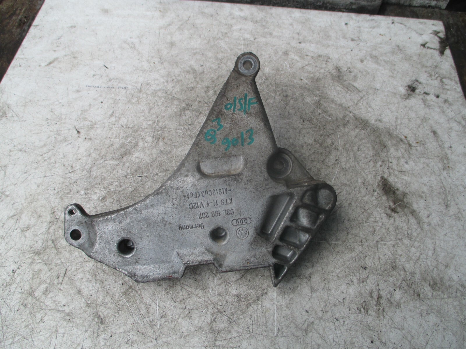 AUDI Q3 2013 1.6 TDI OSF DRIVER FRONT ENGINE SUPPORT MOUNT BRACKET 03L199207