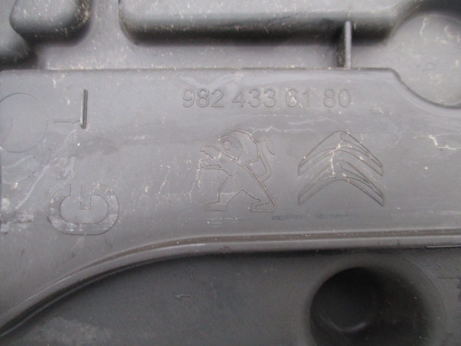 2019 CITROEN CACTUS MOLDING 9824336180