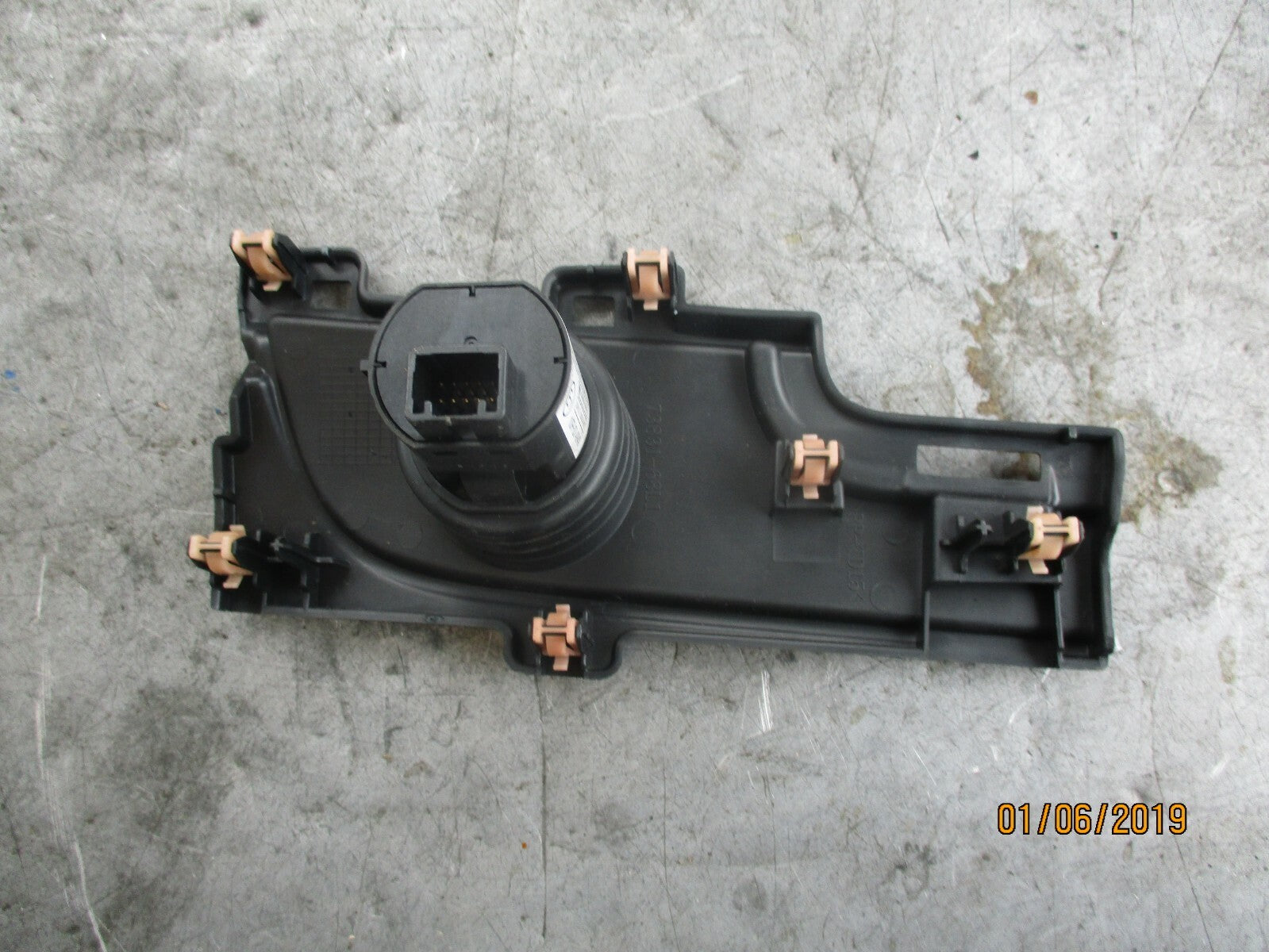 SUZUKI SWIFT MK3 ENGINE START STOP SWITCH 3729068L00
