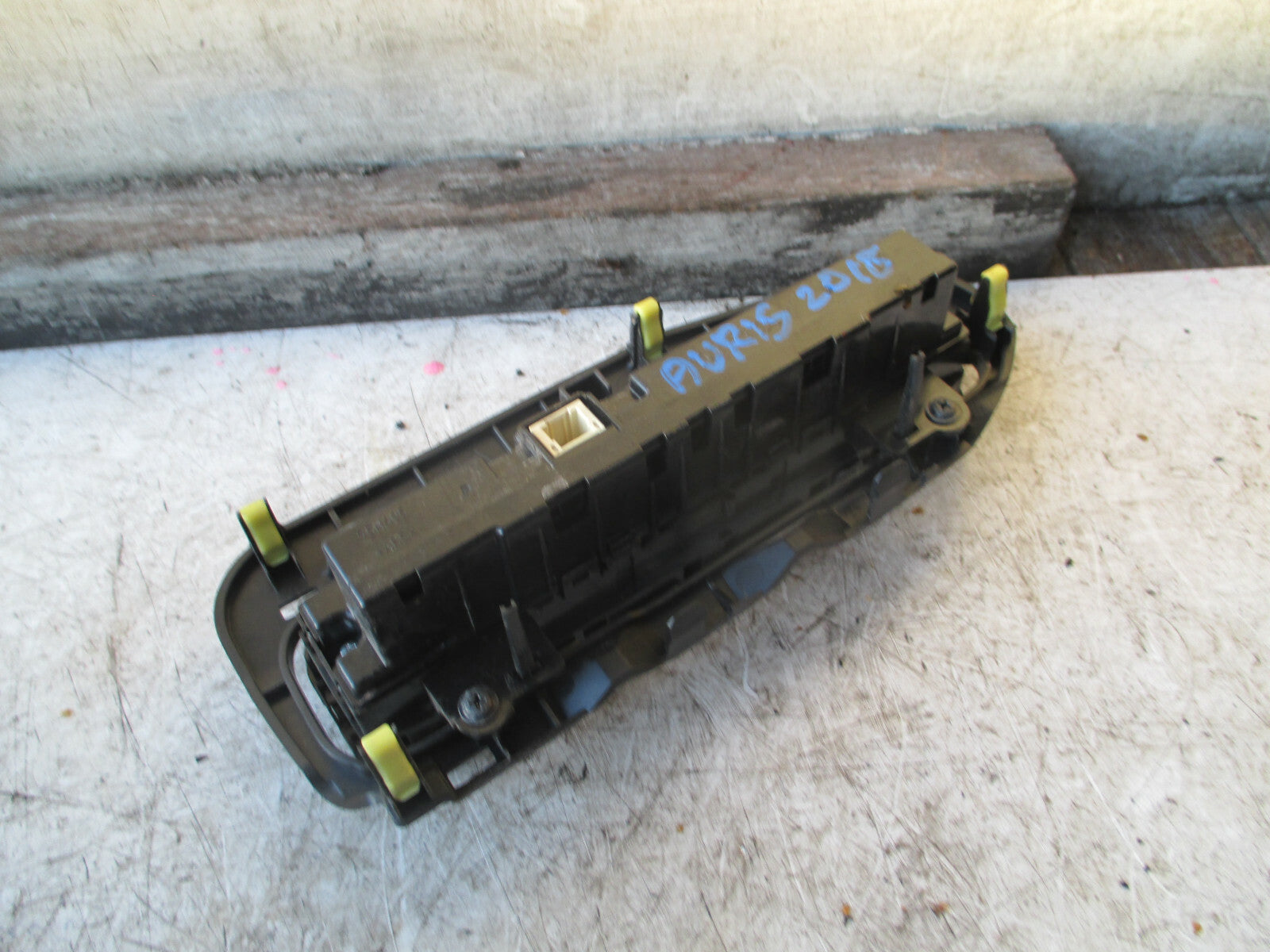 TOYOTA AURIS 2018 MK2 HEATER AC CLIMATE CONTROL SWITCH PANEL 5546802040