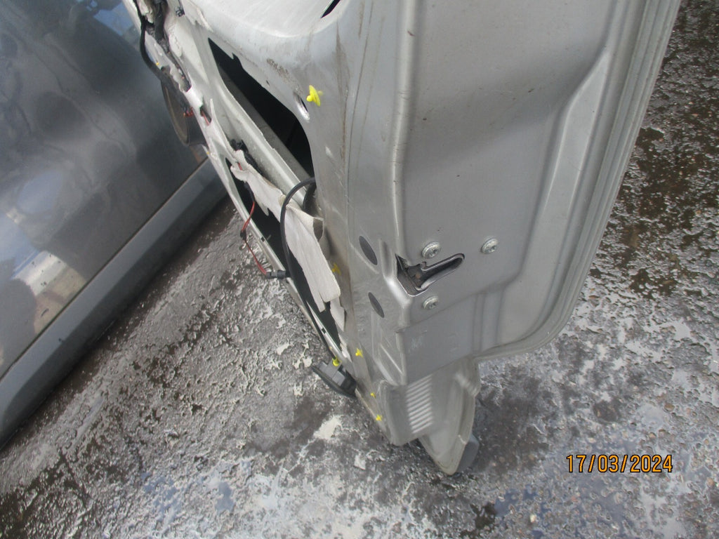 VAUXHALL VIVARO TRAFIC 2012 OS DRIVER SIDE FRONT DOOR SILVER