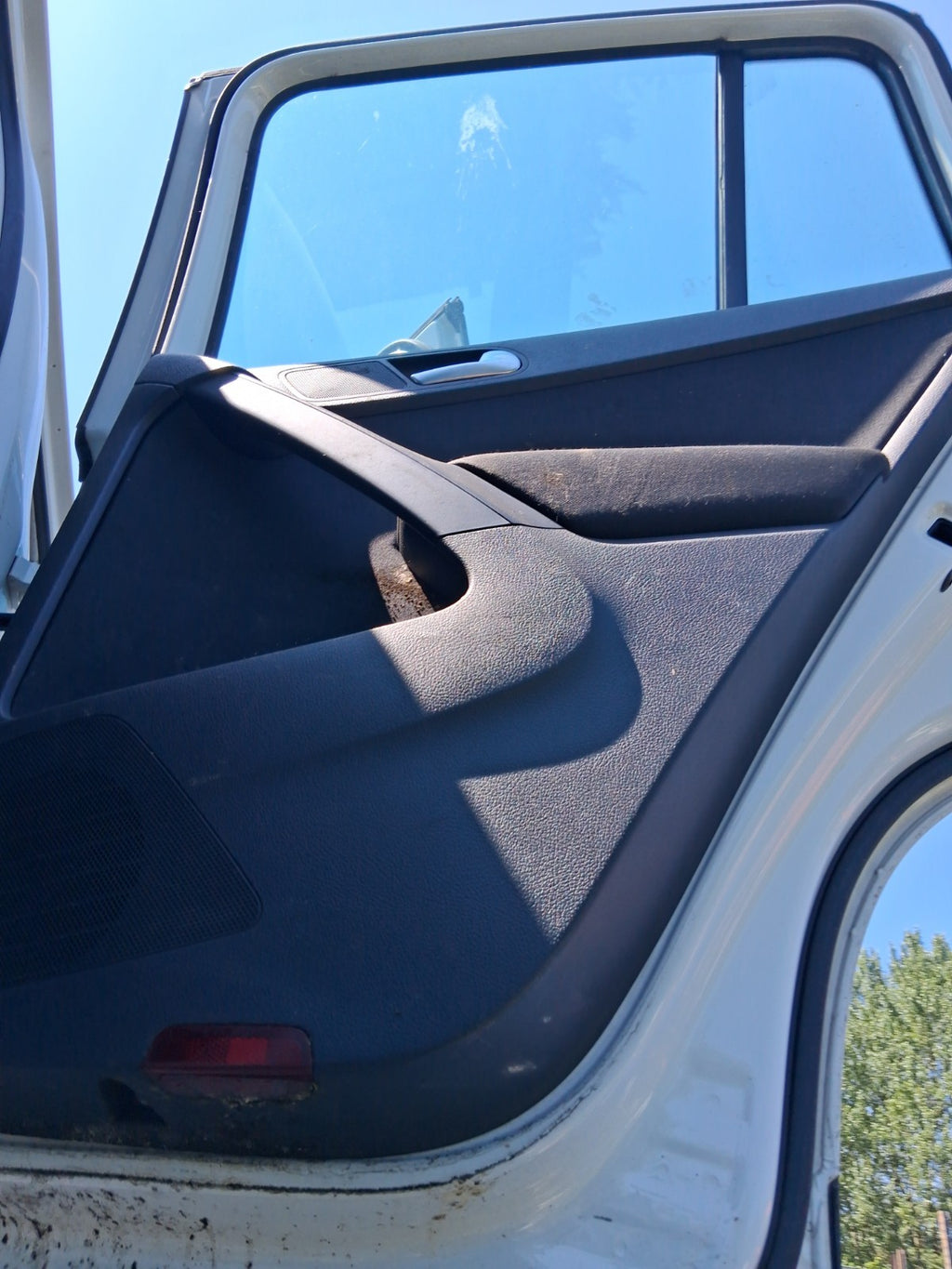 2013 VW VOLKSWAGEN TIGUAN MK1 OSR DRIVER SIDE REAR DOOR CARD PANEL