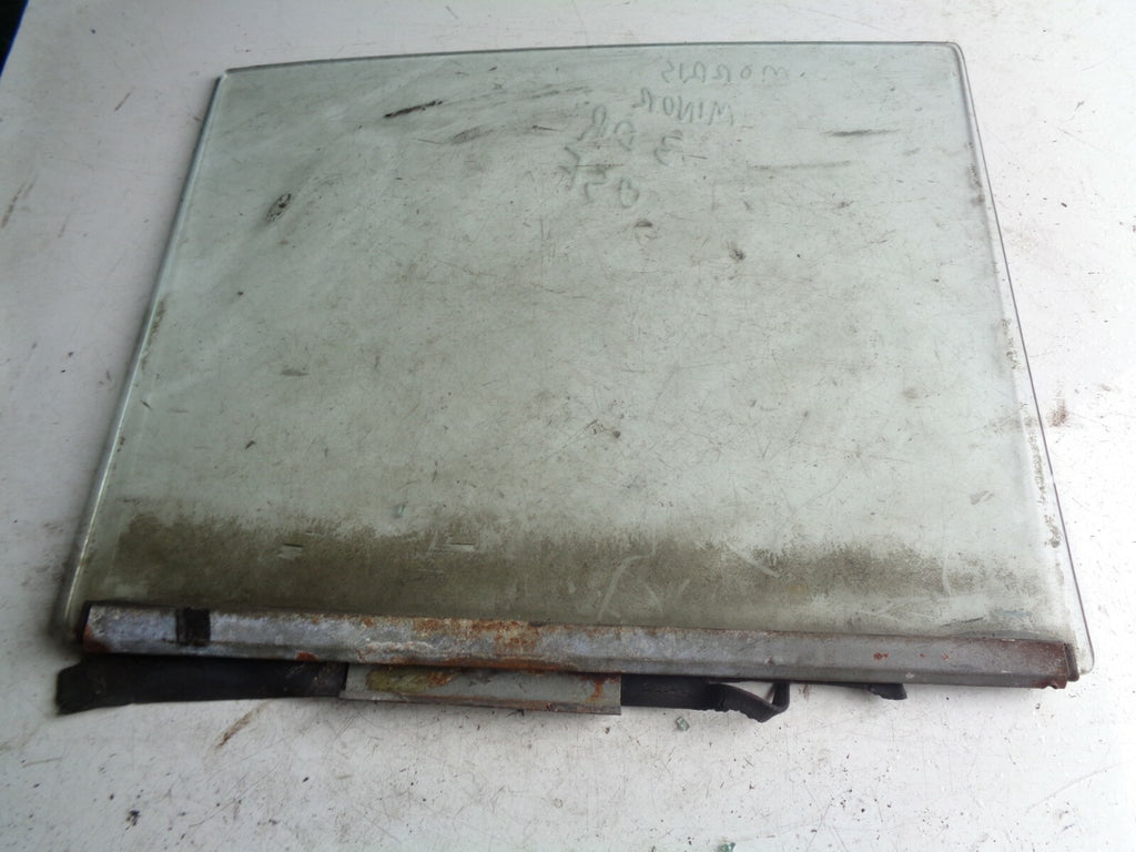 MORRIS MINOR TRAVELLER OS FRONT DRIVER SIDE DROP GLASS