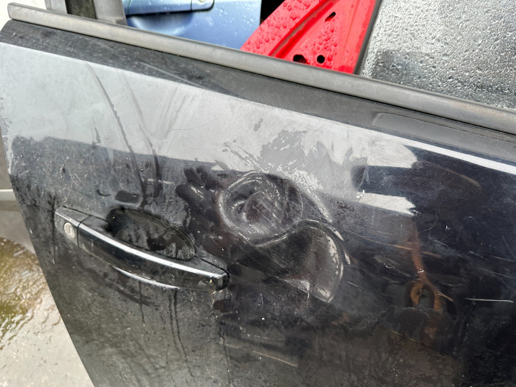 VAUXHALL MERIVA B 2011 OSF DRIVER SIDE FRONT DOOR BLACK DENTS